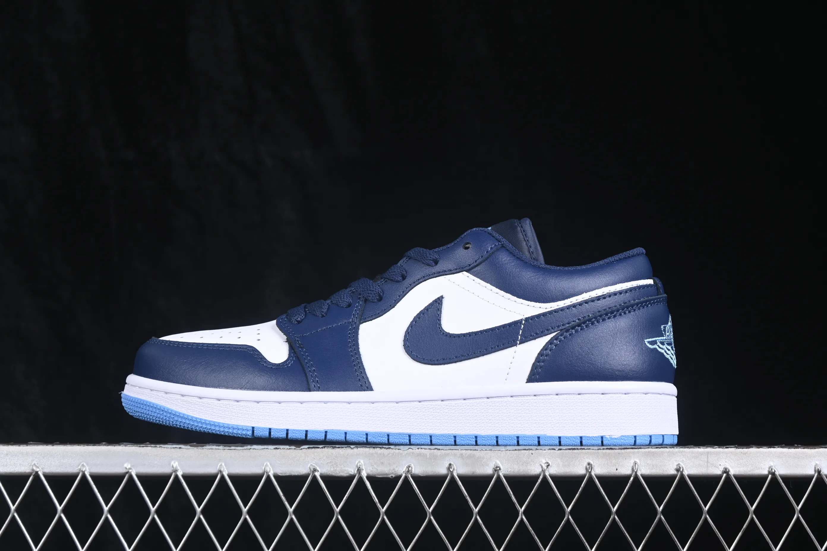 All categories Air Jordan Jordan series basketball shoes Air Jordan 1 Low Air Jordan 1 Low AJ1 Joe 1 white and blue low-top retro cultural basketball shoes 553558-404